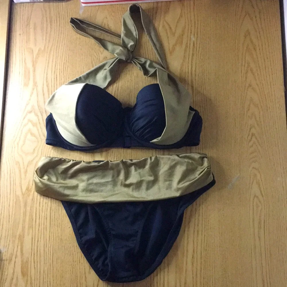 Women’s Venus 2Pc Swimsuit Bikini Halter or Strapless Top size C bottoms size 8